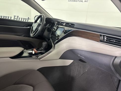 Used 2018 Toyota Camry L image 28