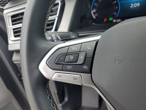 Certified 2025 Volkswagen Atlas Cross Sport SE w/ Panoramic Sunroof Package FWD image 26