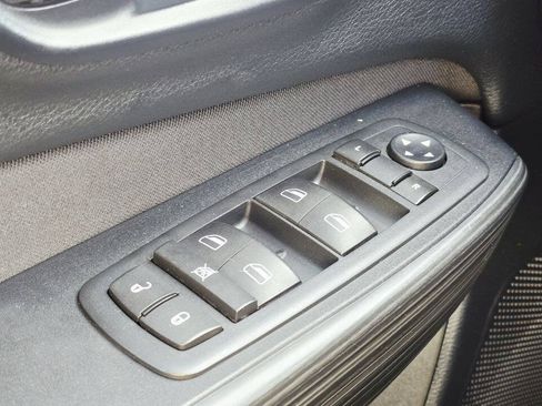 Used 2015 Jeep Cherokee Sport w/ Cold Weather Group AWD/4WD image 25