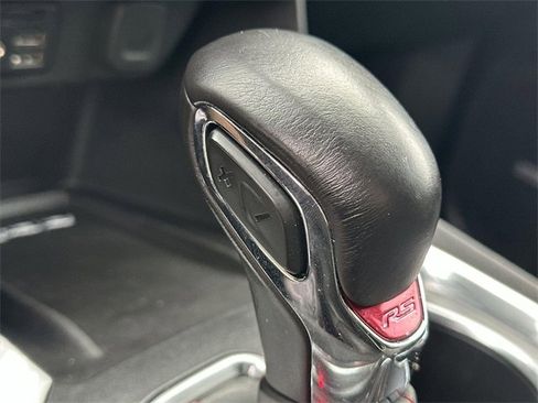 Used 2022 Chevrolet Traverse RS image 39