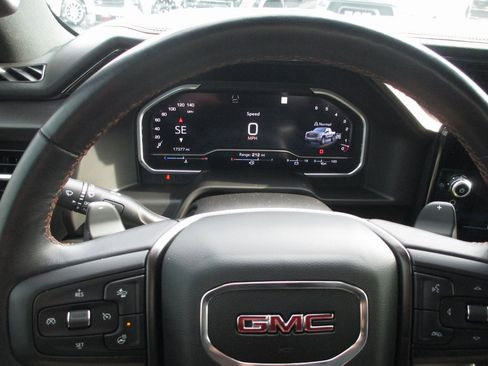 Used 2022 GMC Sierra 1500 AT4 w/ AT4 Premium Package image 32