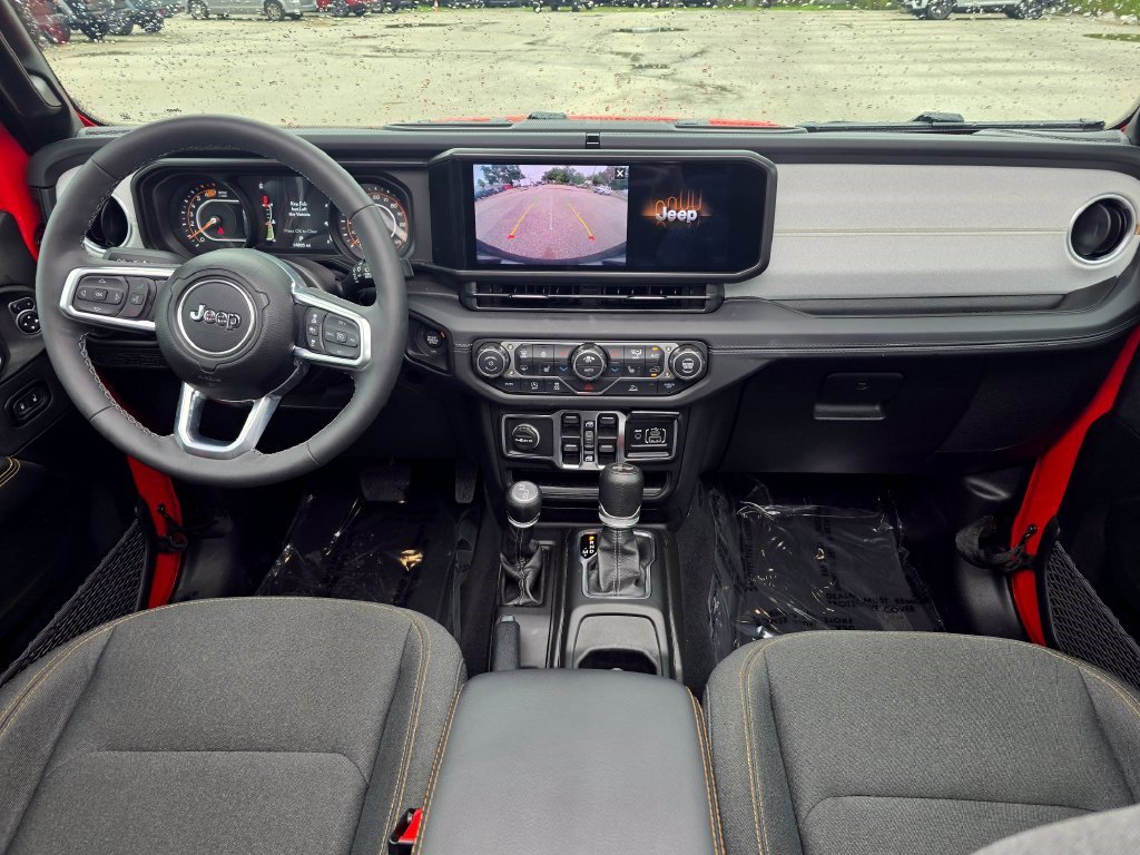 Used 2026 Jeep Wrangler Unlimited Sahara AWD/4WD image 34