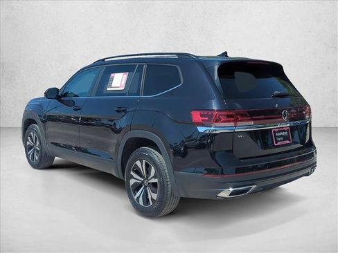 Used 2024 Volkswagen Atlas SE FWD image 7