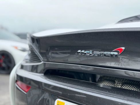 Used 2017 McLaren 570S image 15