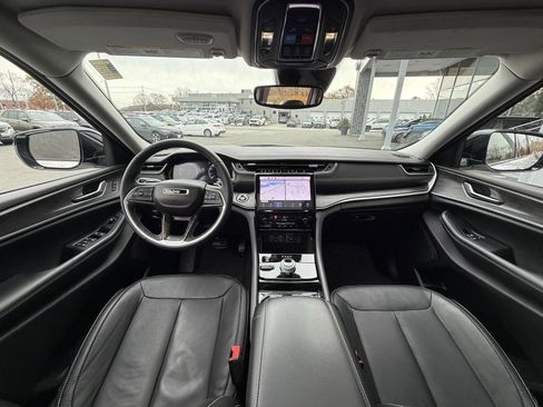 Used 2023 Jeep Grand Cherokee L Limited image 2