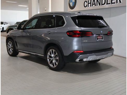 Certified 2024 BMW X5 sDrive40i w/ Premium Package RWD image 5