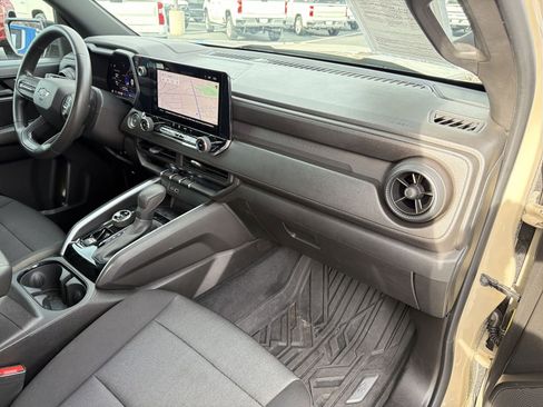 Used 2024 Chevrolet Colorado Trail Boss image 27