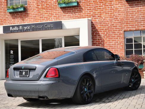 Used 2021 Rolls-Royce Wraith image 2