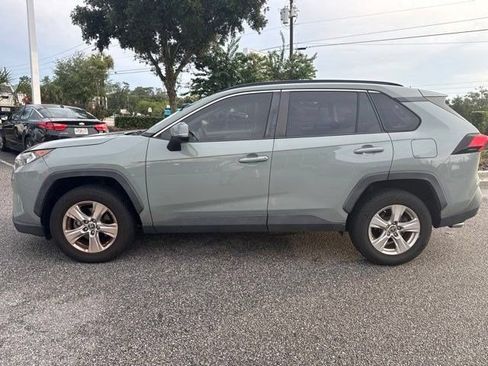 Used 2019 Toyota RAV4 XLE FWD image 2