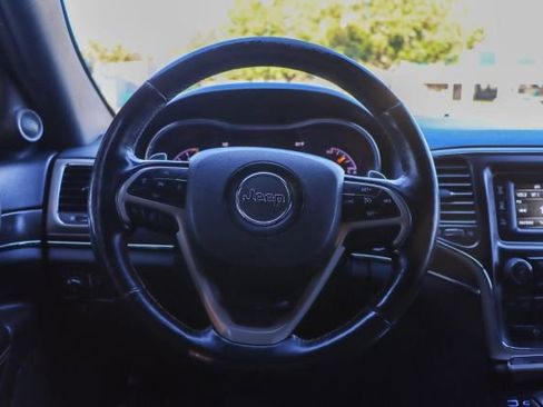 Used 2017 Jeep Grand Cherokee Limited image 27