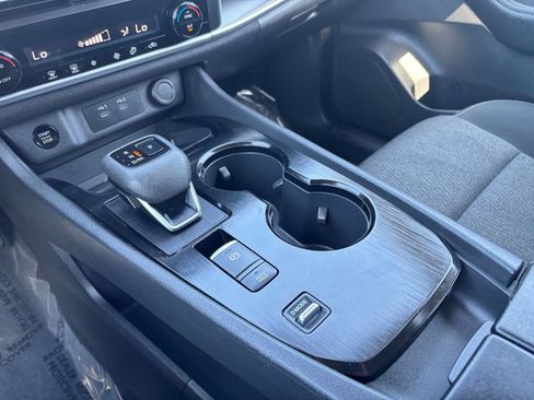 Used 2025 Nissan Rogue SV FWD image 43