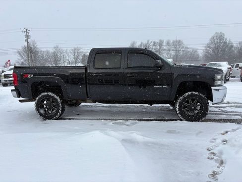 Used 2010 Chevrolet Silverado 2500 LTZ w/ Convenience Package image 5