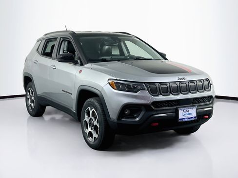 Used 2022 Jeep Compass Trailhawk image 3