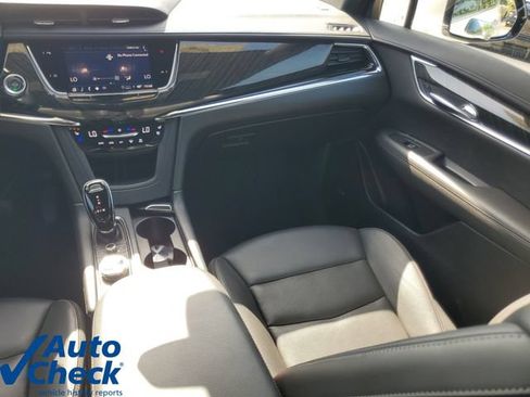 Used 2021 Cadillac XT6 Premium Luxury FWD image 17