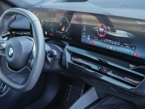 Certified 2025 BMW 530i xDrive w/ Premium Package image 11