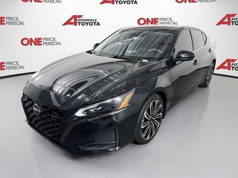 Used 2023 Nissan Altima 2.5 SR FWD image 3