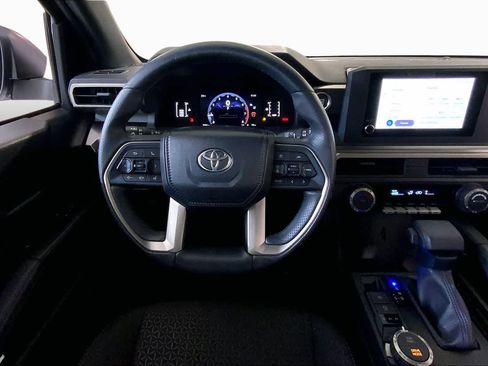 Used 2025 Toyota 4Runner SR5 AWD/4WD image 5