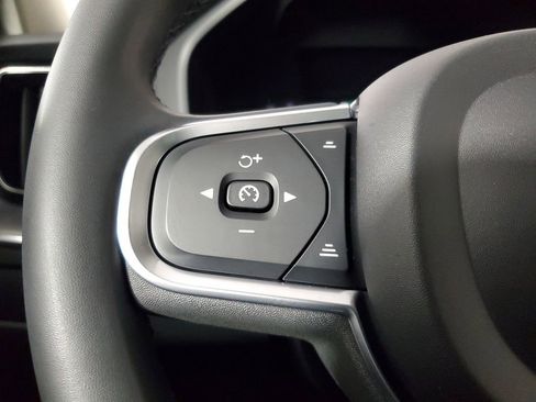 Certified 2023 Volvo XC60 B5 Core image 27