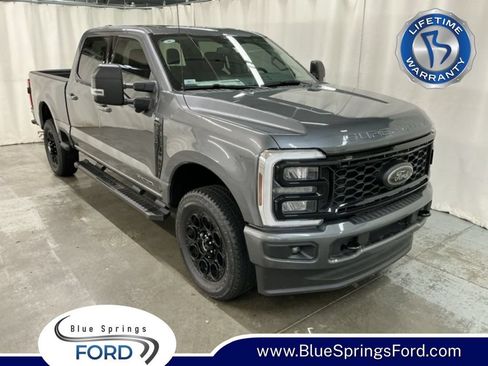 New 2026 Ford F250 XLT w/ XLT Premium Package AWD/4WD image 1