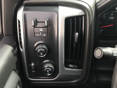 Used 2017 GMC Sierra 1500 SLE w/ SLE Value Package AWD/4WD image 16