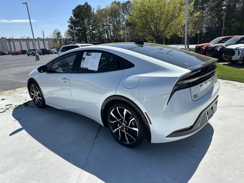 Used 2025 Toyota Prius XSE Premium w/ Limited Premium Package image 8