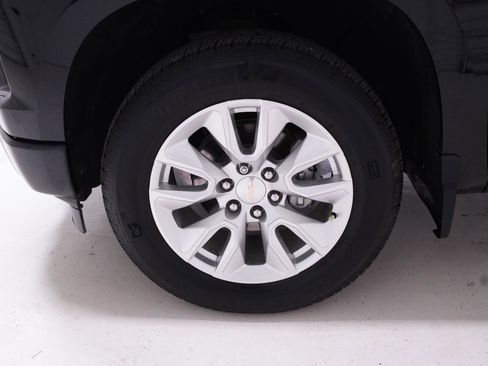 Used 2023 Chevrolet Silverado 1500 Custom RWD image 9