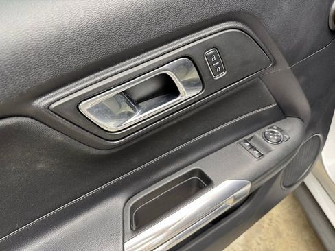 Certified 2018 Ford Mustang Coupe image 11