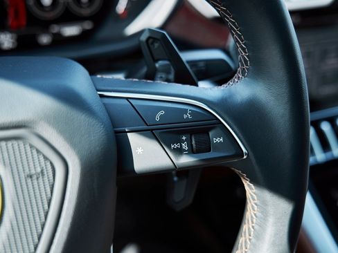 Used 2023 Lamborghini Urus S image 62