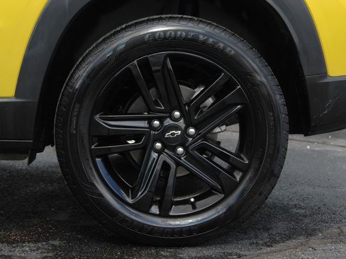 Used 2025 Chevrolet Trax ACTIV w/ Driver Confidence Package image 27