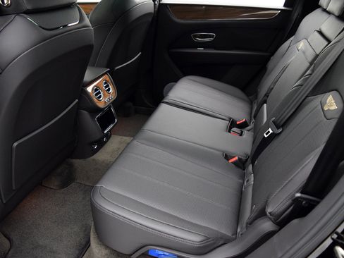 Certified 2021 Bentley Bentayga Plug-In Hybrid AWD/4WD image 22
