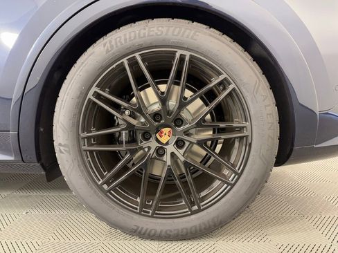 New 2026 Porsche Cayenne GTS image 12