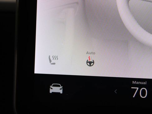 Used 2021 Tesla Model Y Long Range image 44