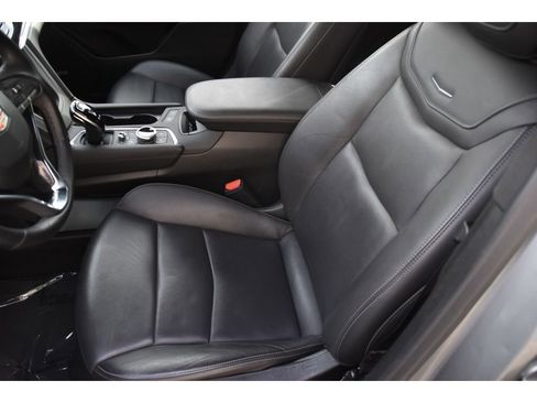 Used 2025 Cadillac XT6 Premium Luxury image 13