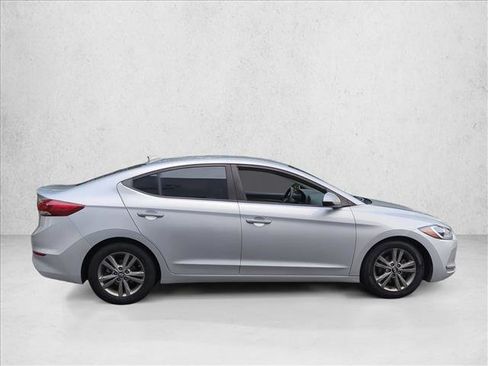 Used 2018 Hyundai Elantra SEL FWD image 4