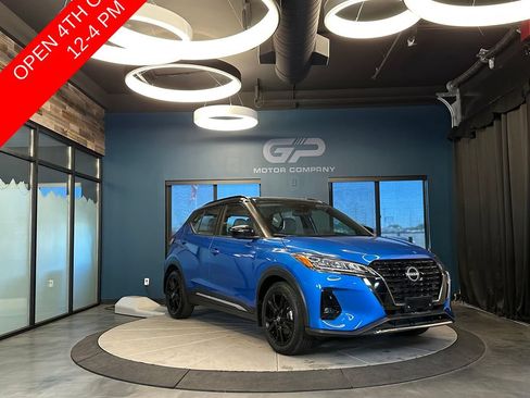 Used 2023 Nissan Kicks SR w/ SR Premium Package FWD image 1