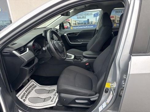 Used 2019 Toyota RAV4 LE w/ All Weather Liner Package image 8