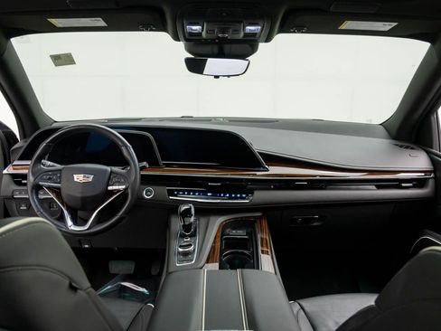 Used 2023 Cadillac Escalade ESV Premium Luxury image 9