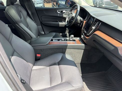 Used 2024 Volvo XC60 B5 Plus w/ Protection Package Premier AWD/4WD image 22