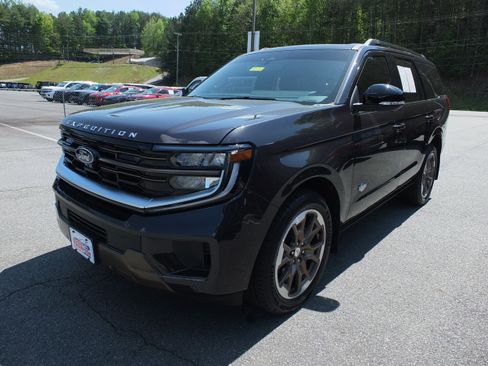 Used 2025 Ford Expedition King Ranch image 7