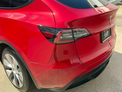 Used 2023 Tesla Model Y Long Range AWD/4WD image 12