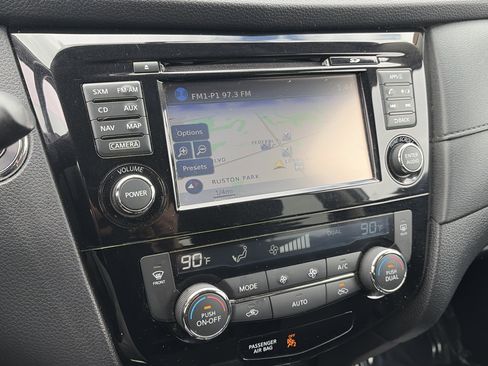 Used 2017 Nissan Rogue SV w/ SV Premium Package AWD/4WD image 20