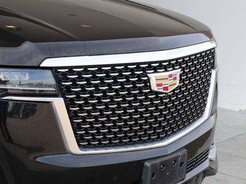 Used 2024 Cadillac Escalade Premium Luxury AWD/4WD image 12