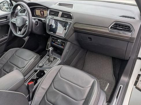 Used 2022 Volkswagen Tiguan SEL R-Line image 34