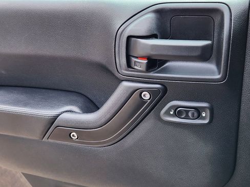 Used 2017 Jeep Wrangler Rubicon image 6