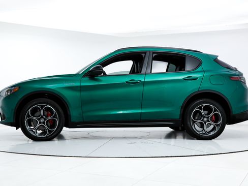 New 2025 Alfa Romeo Stelvio Sprint AWD/4WD image 2