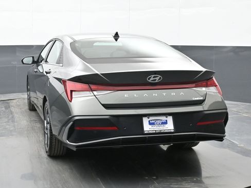 Certified 2024 Hyundai Elantra Limited image 7