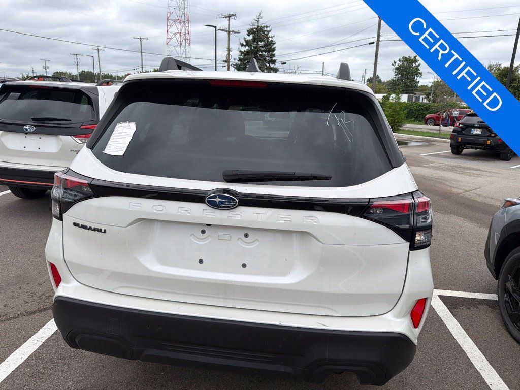 Used 2025 Subaru Forester Premium AWD/4WD image 3
