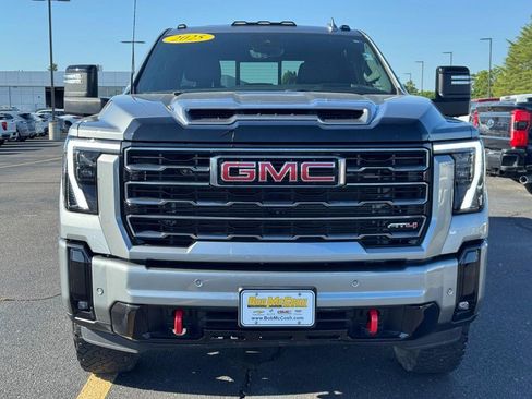 Used 2025 GMC Sierra 3500 AT4 w/ AT4 Premium Plus Package AWD/4WD image 9