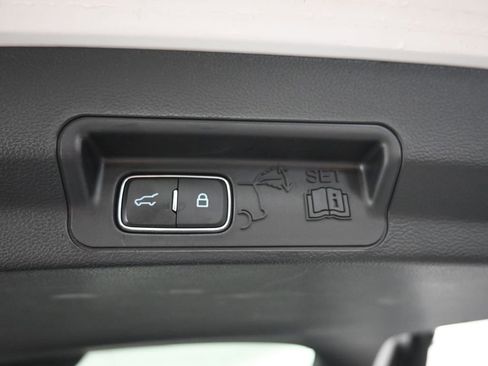 Used 2023 Ford Explorer XLT w/ Equipment Group 202A image 10