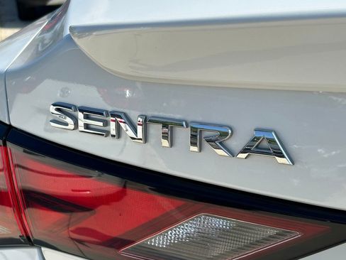 Used 2025 Nissan Sentra SR w/ SR Premium Package FWD image 13